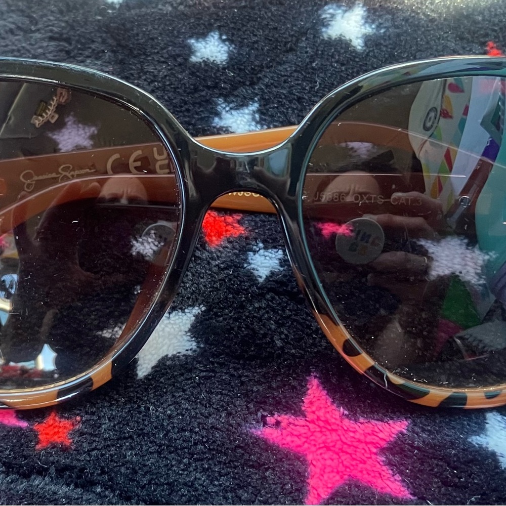 Jessica Simpson Black and Tan Sunglasses